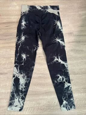 Source Unknown Black and White Tie-Dye Leggings
